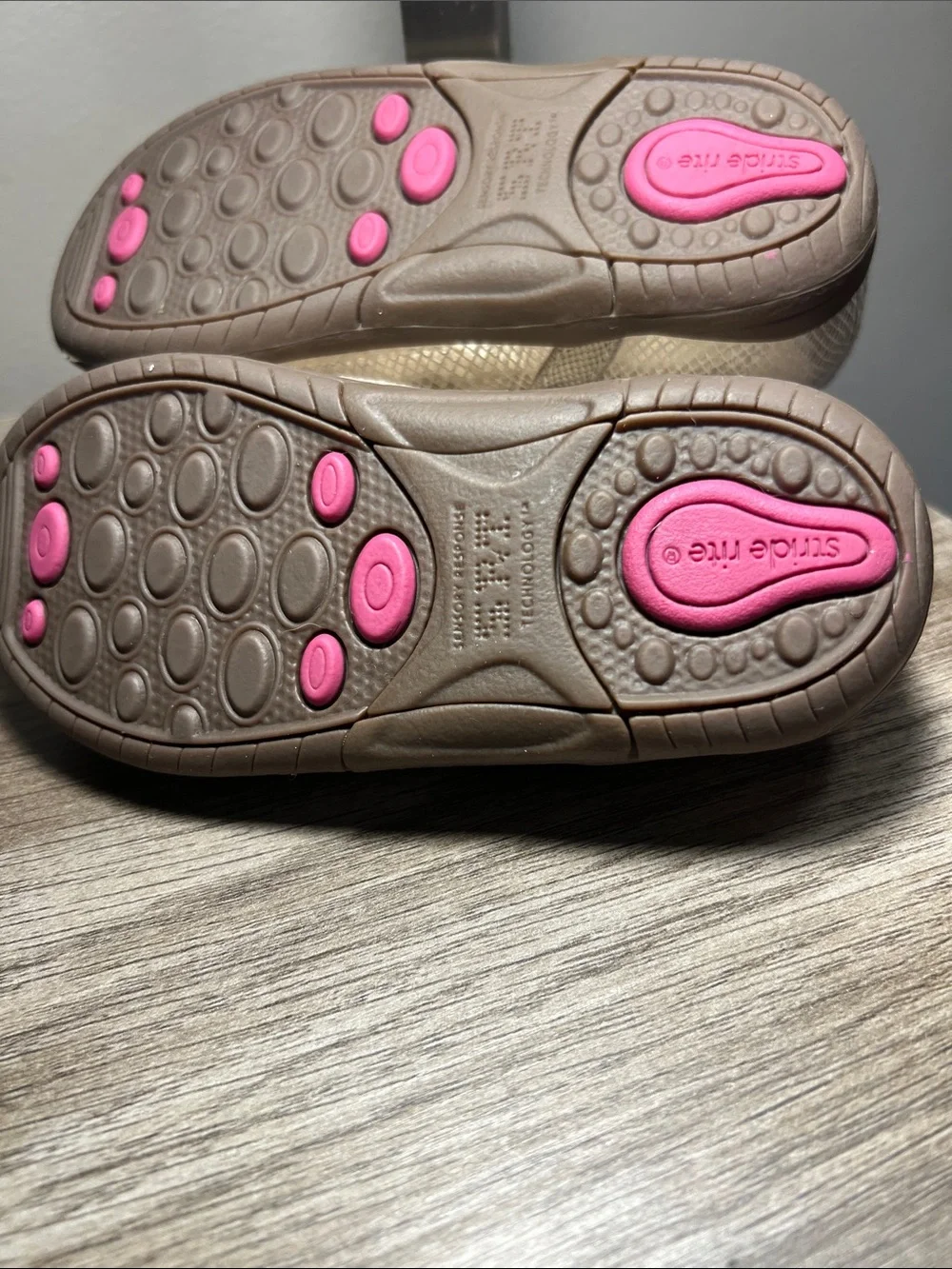 Stride Rite Girls Silver Mary Jane Dress Shoes—stock (07)